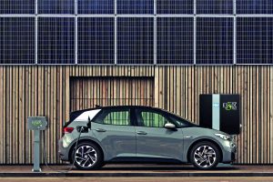 Elektroauto mit Solarstrom laden